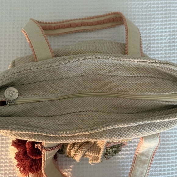 AMERICAN & BEYOND EMBROIDERED CANVAS TOTE BAG - Picture 2 of 10